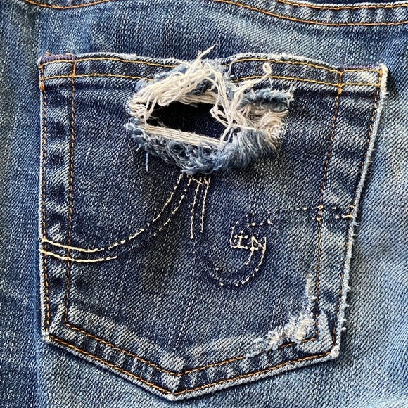 AG Adriano Goldschmied Distressed Ankle Cropped Jeans - Picture 14 of 15